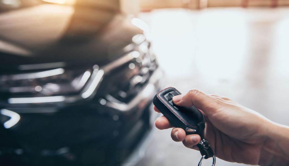 La realidad de todo esto es que parece que pretenden onligar a la gente a contar con coches nuevos, independientemente de sus capacidades económicas y lo que esto supoga en su vida