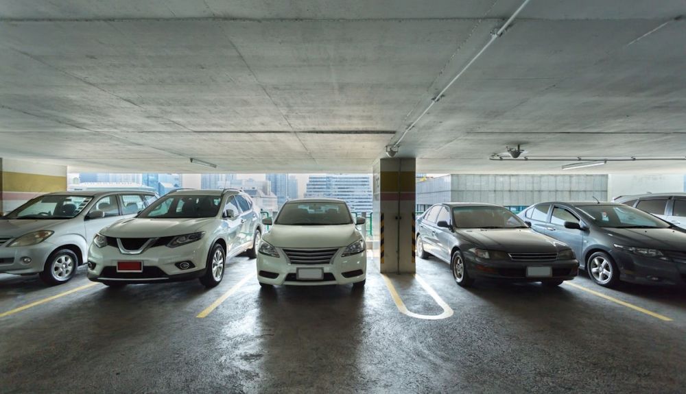 ¿Pueden multarme si mi coche es más grande que la plaza de garaje? Lo que dice la ley… ¿Pueden multarme si mi coche es más grande que la plaza de garaje? Lo que dice la ley…