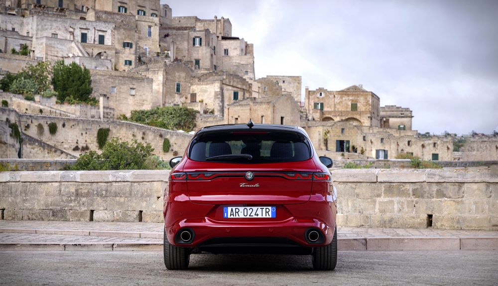 El Alfa Tonale Tributo Italiano estará disponible también con la variante híbrida enchufable El Alfa Tonale Tributo Italiano estará disponible también con la variante híbrida enchufable