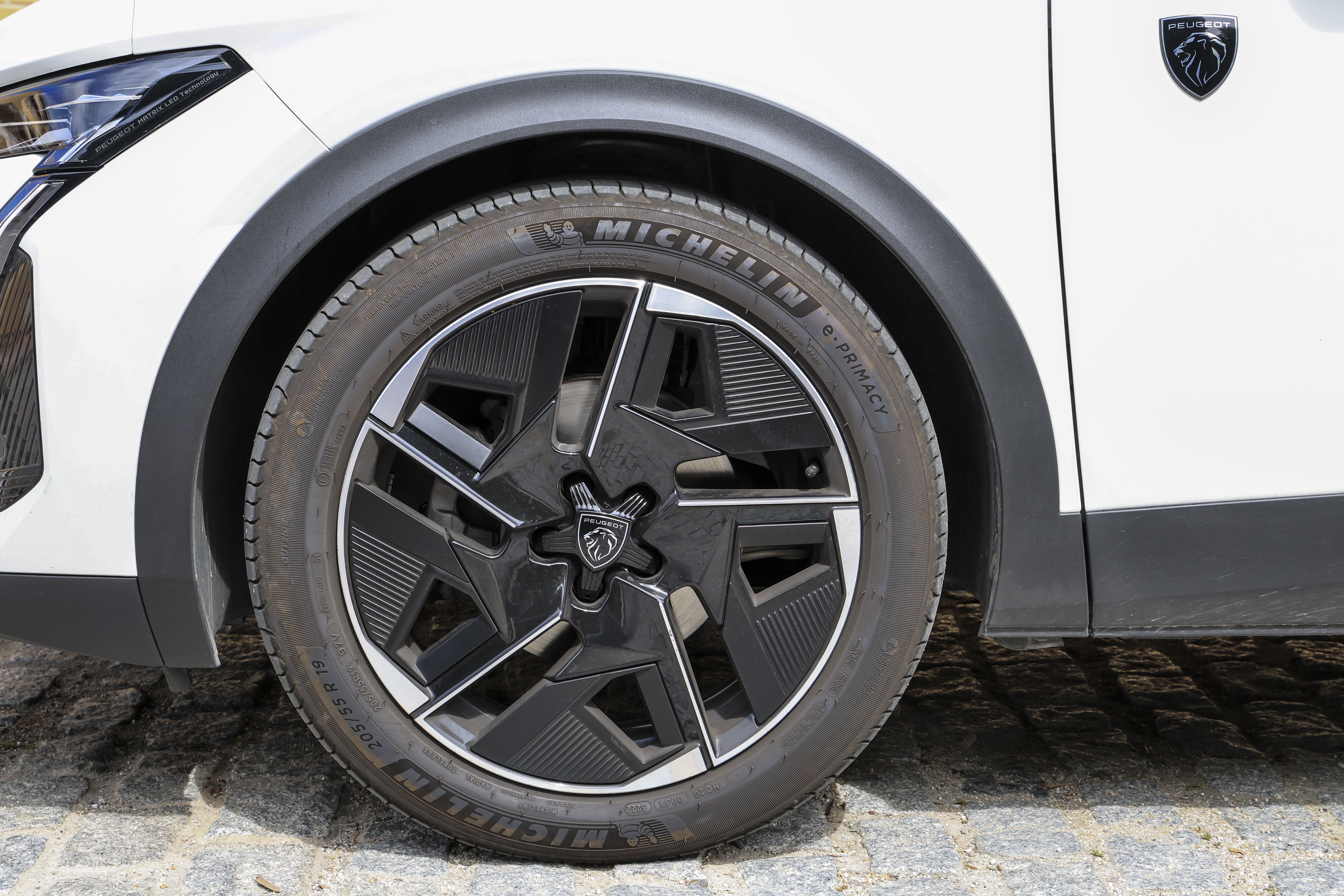 Peugeot 408 1.2 PureTech