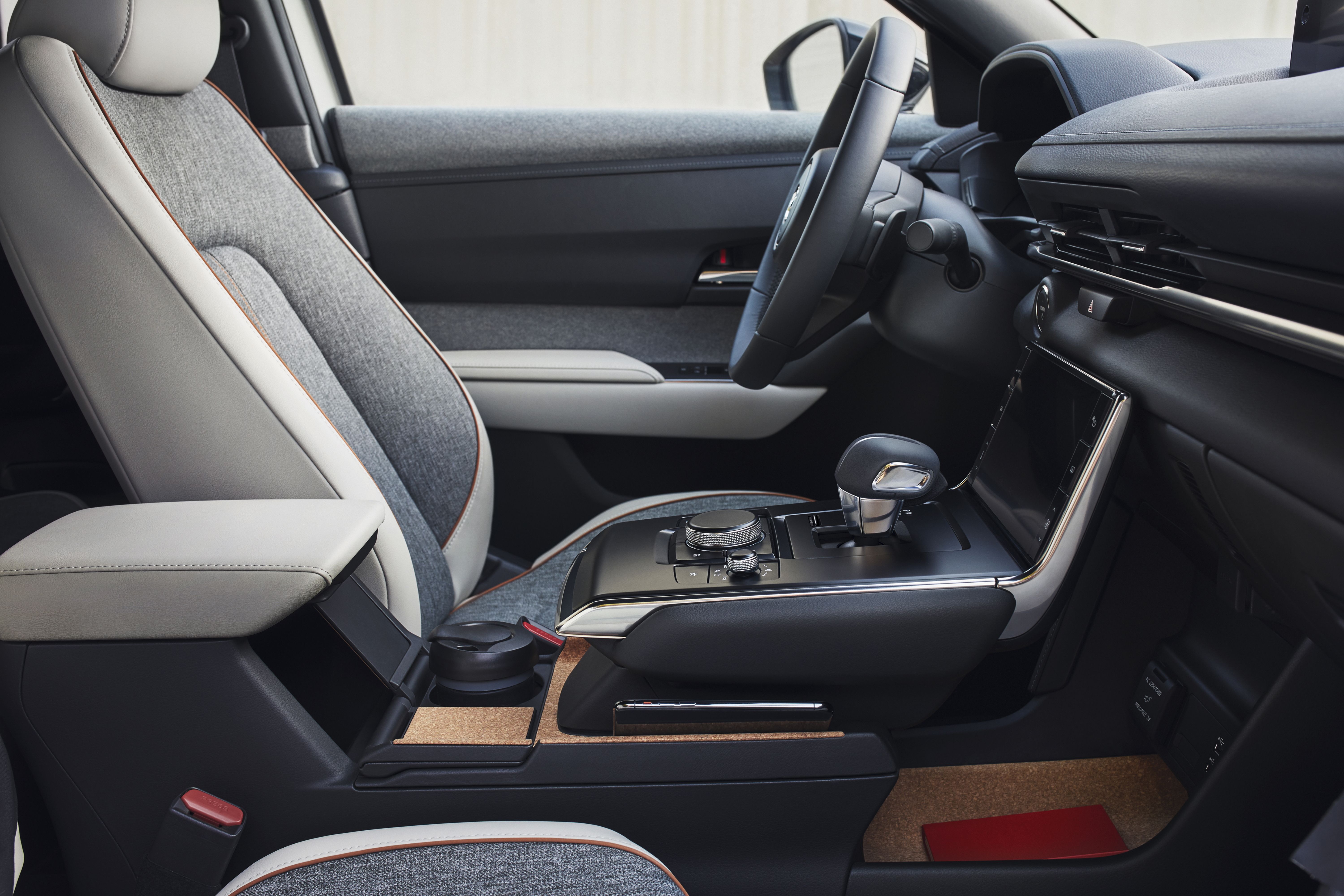 Mazda MX-30 e-Skyactiv R-EV