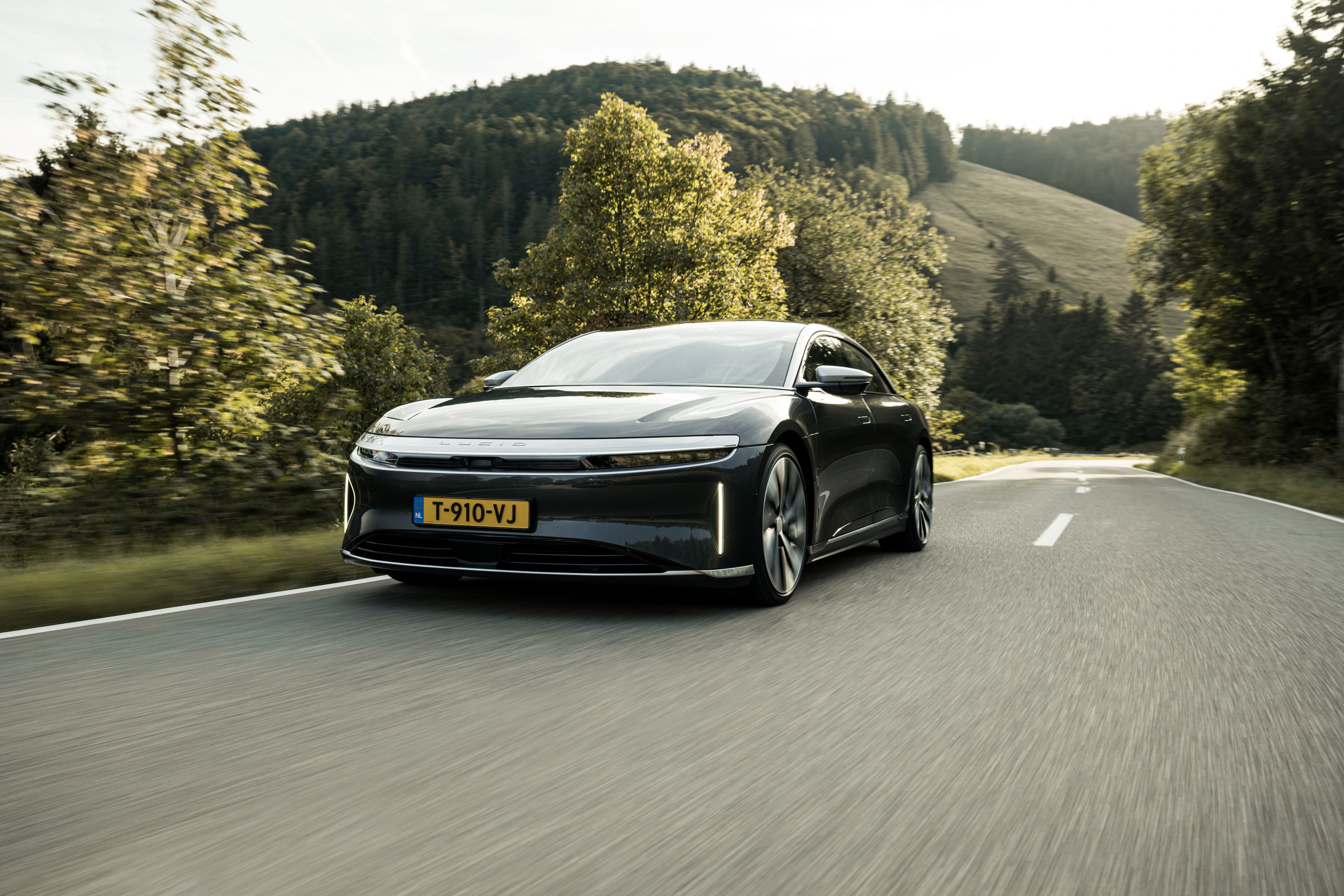 lucid air grand touring 1