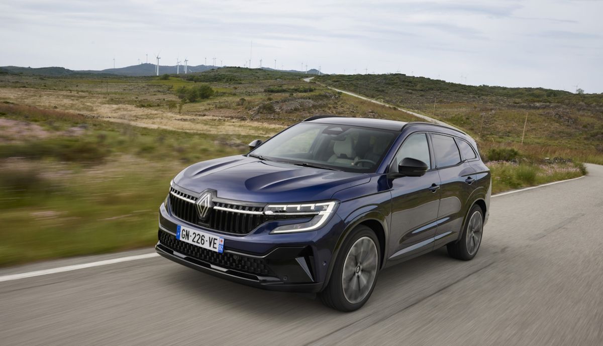 Probamos un SUV que derrocha calidad y tecnología, pero 7 son multitud en el Renault Espace E Tech