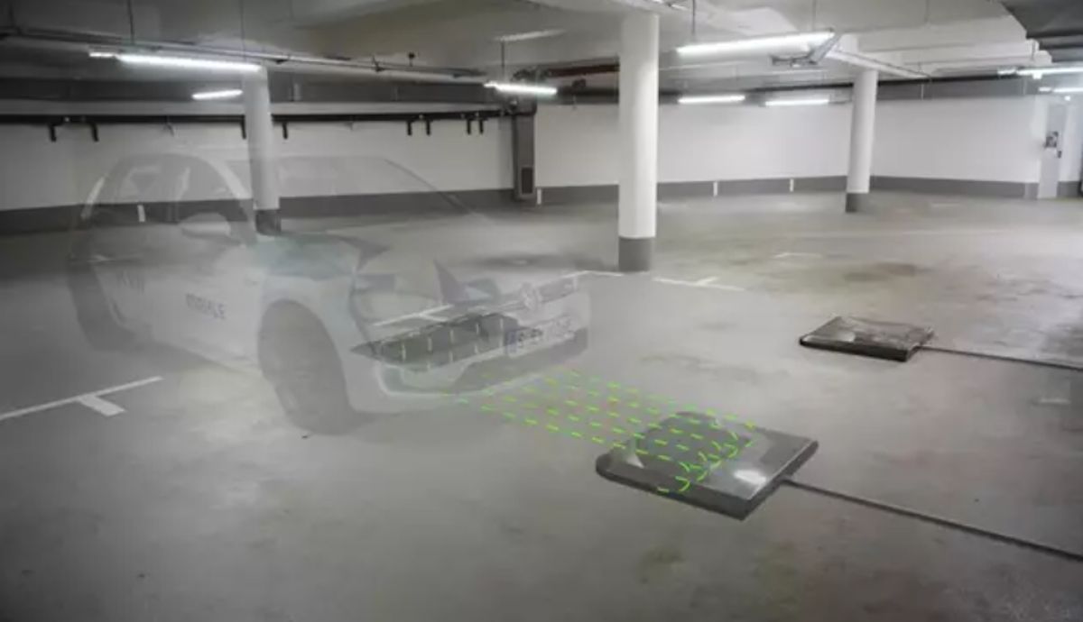 Sin cables, el futuro del coche eléctrico es la carga inductiva y así se está ya estandarizando