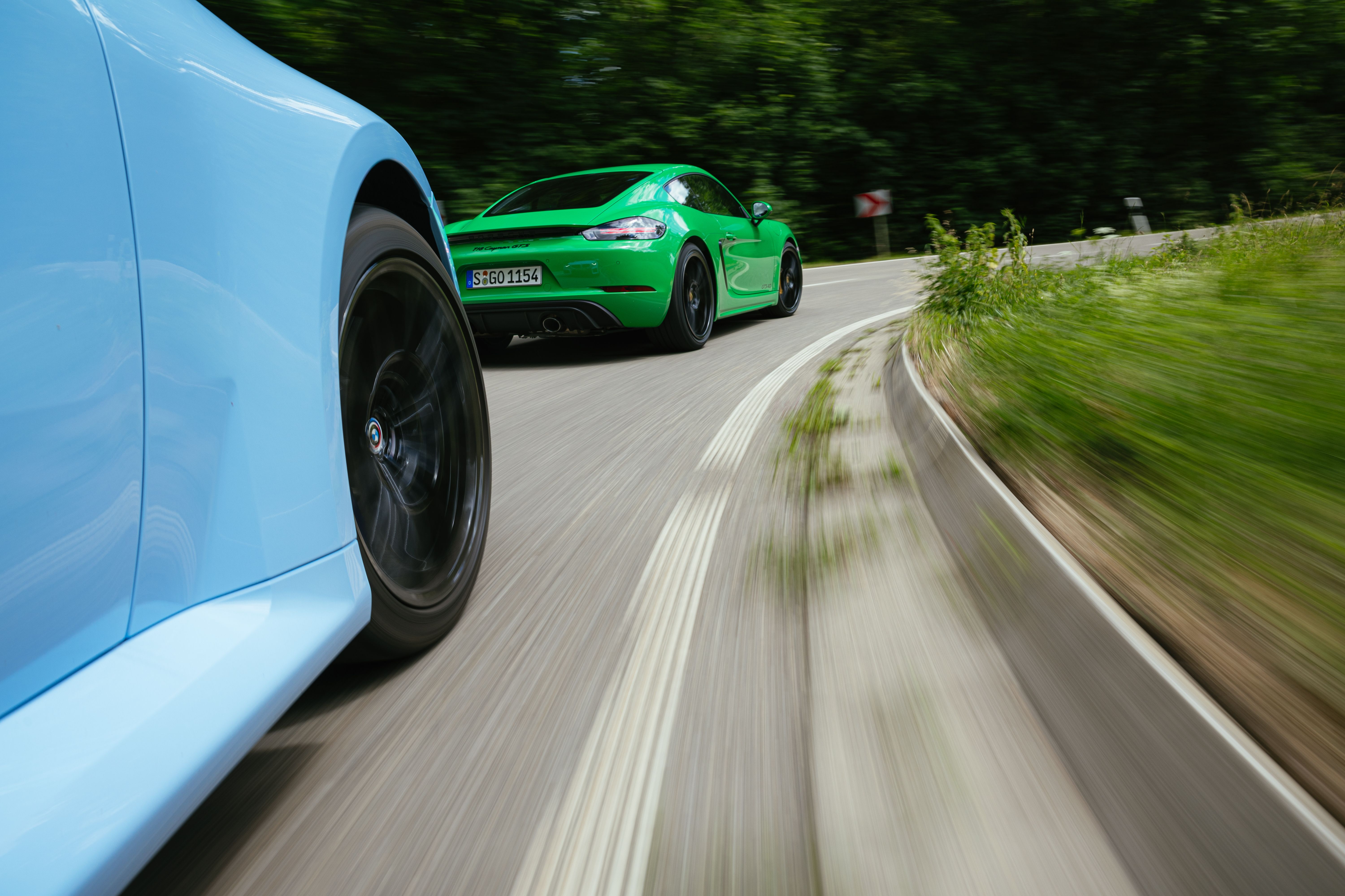 BMW M2 Coupé Automático vs Porsche 718 Cayman GTS 4.0