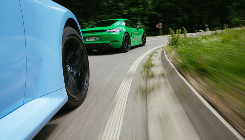 BMW M2 Coupé Automático vs Porsche 718 Cayman GTS 4.0 BMW M2 Coupé Automático vs Porsche 718 Cayman GTS 4.0