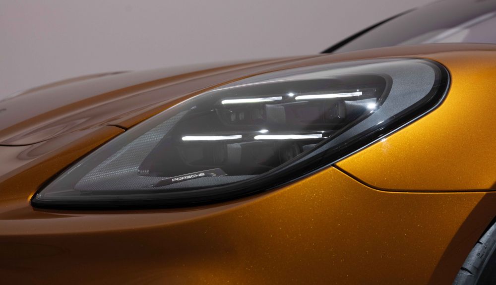 De serie, el Porsche Panamera equipa faros Matrix LED De serie, el Porsche Panamera equipa faros Matrix LED