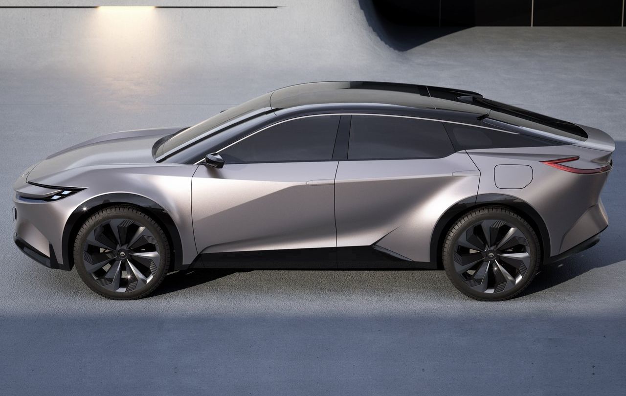 El nuevo coche eléctrico de Toyota podría basar su diseño en este Sport Crossover Concept presentado en 2023