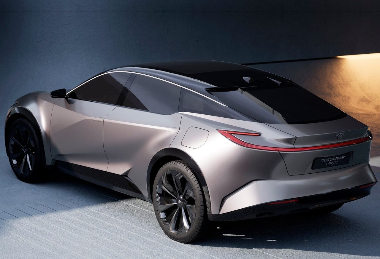 El nuevo coche eléctrico de Toyota podría basar su diseño en este Sport Crossover Concept presentado en 2023