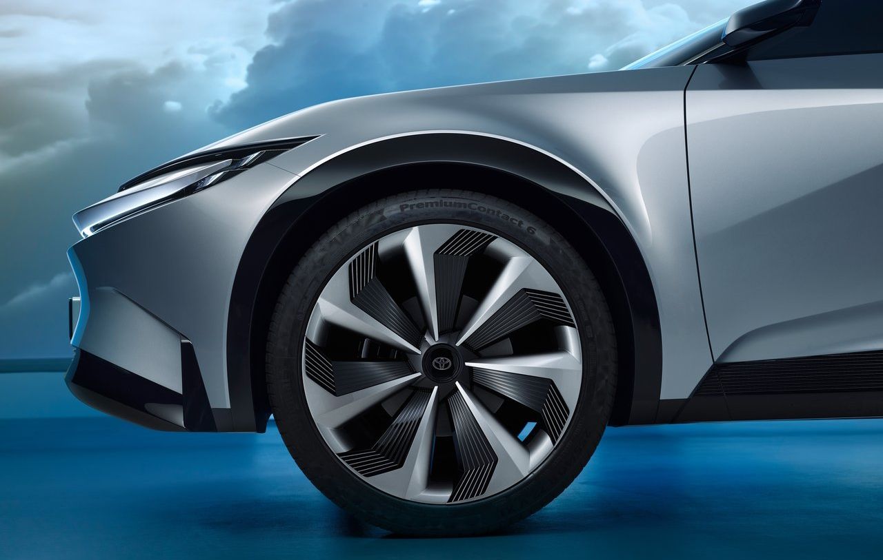 El nuevo coche eléctrico de Toyota podría basar su diseño en este Sport Crossover Concept presentado en 2023