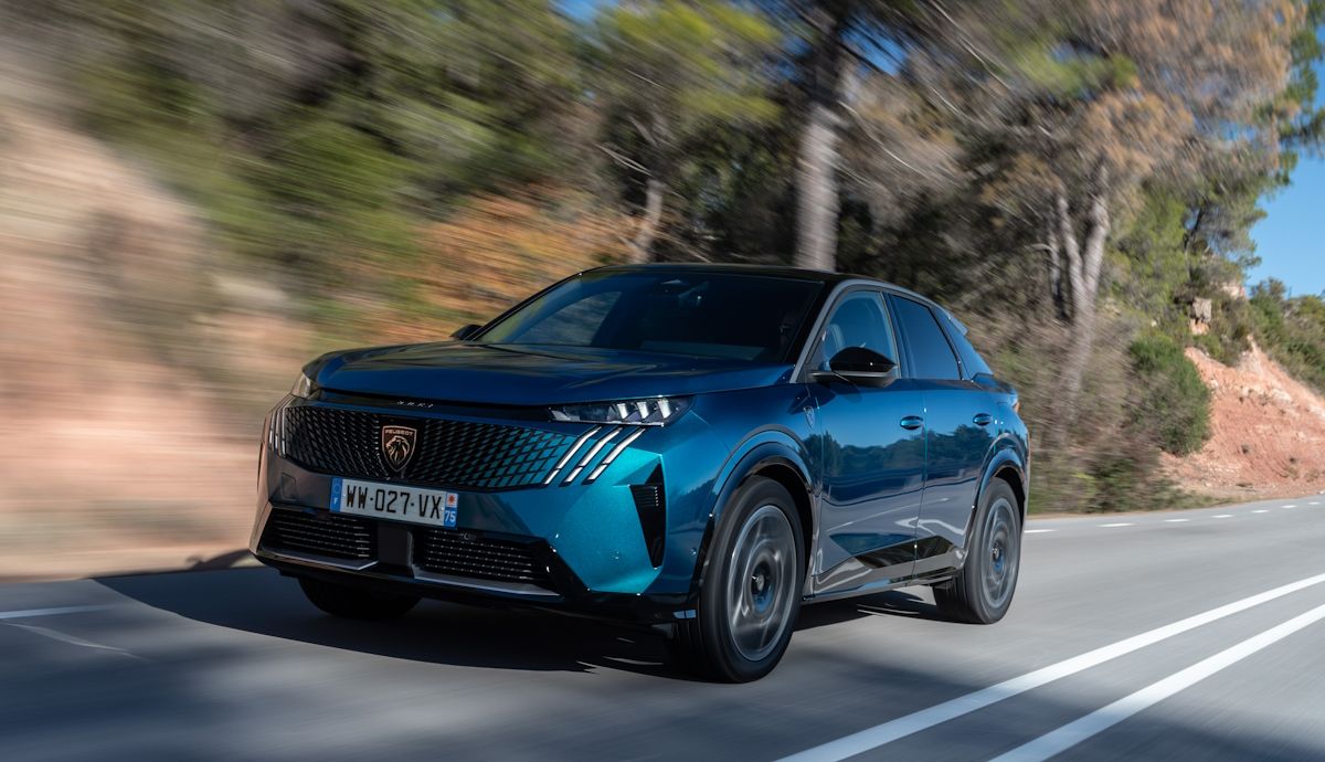Peugeot E 3008, probamos el nuevo SUV eléctrico que demuestra ser premium entre los generalistas