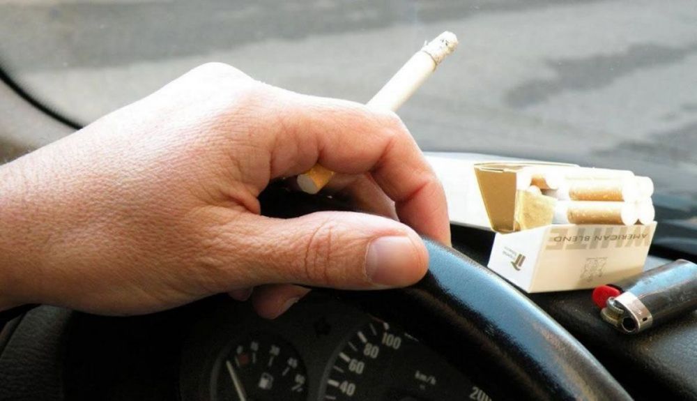 Prohibido fumar en los coches, así es el plan antitabaco que prepara el nuevo Ministerio de Sanidad