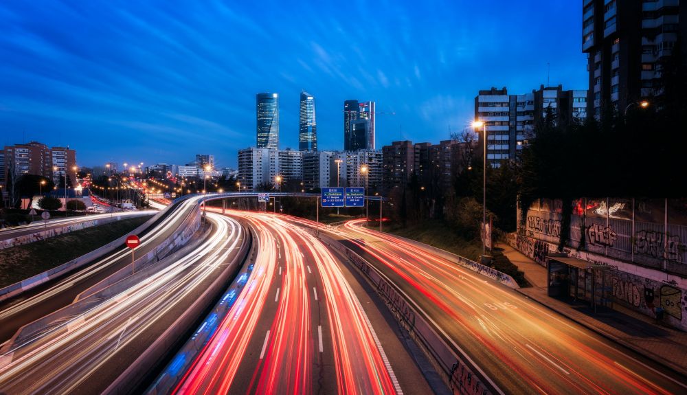 Madrid será la única ciudad de España con limitación para el estacionamiento de los vehículos con pegatina 'C' de la DGT