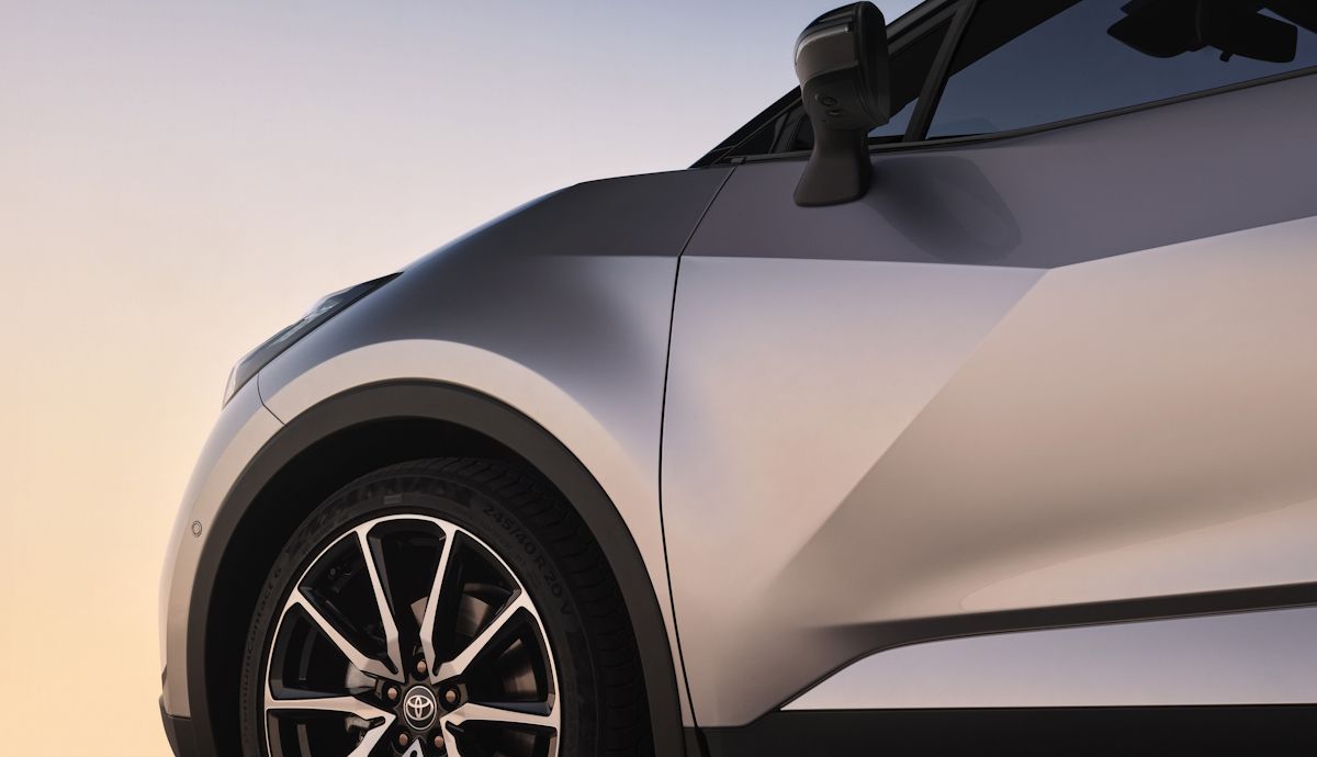 Ya es el SUV compacto más vendido, pero ahora el Toyota C HR estrena su versión estrella