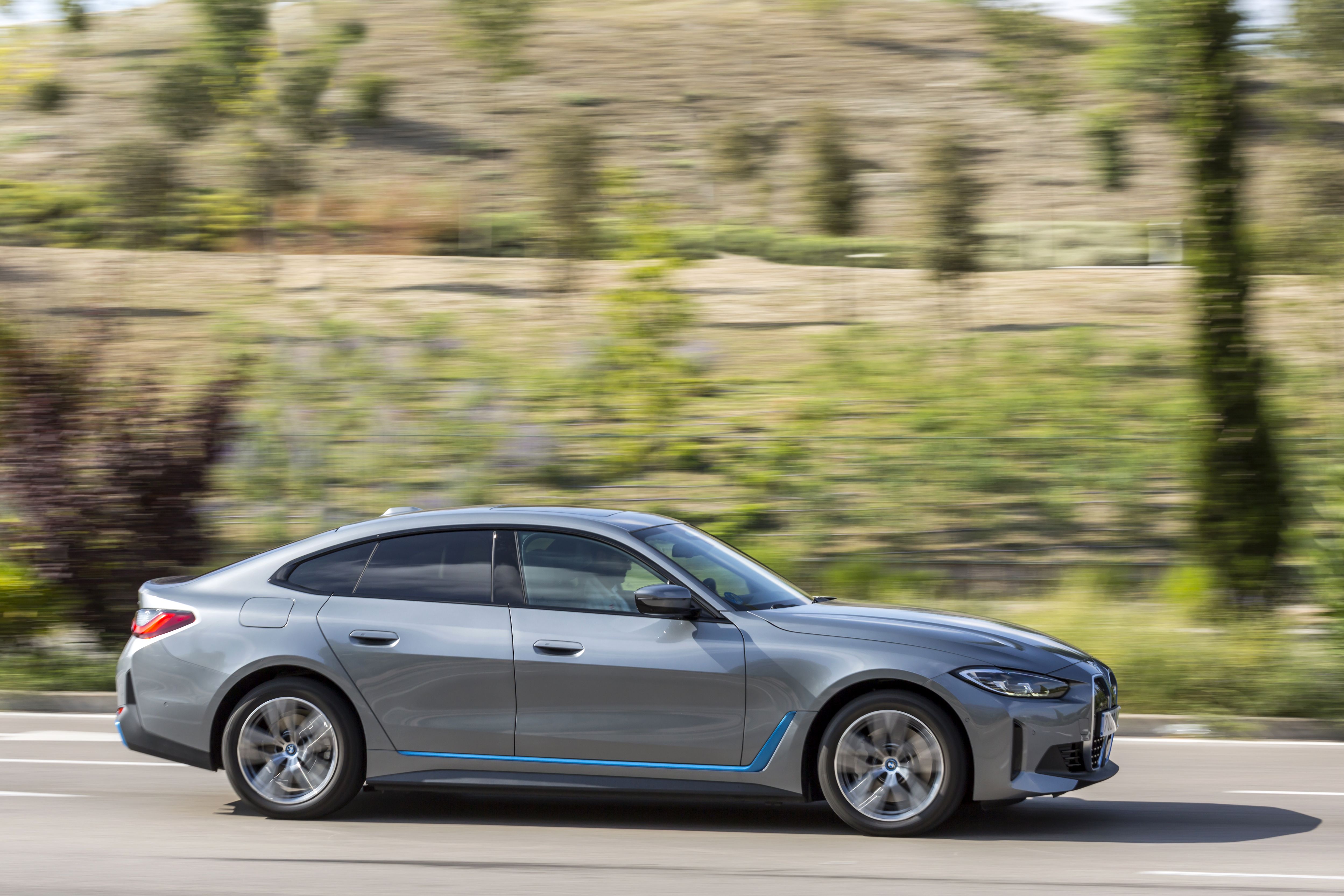 Este BMW eléctrico es el mejor Premium básico que podrás comprar.