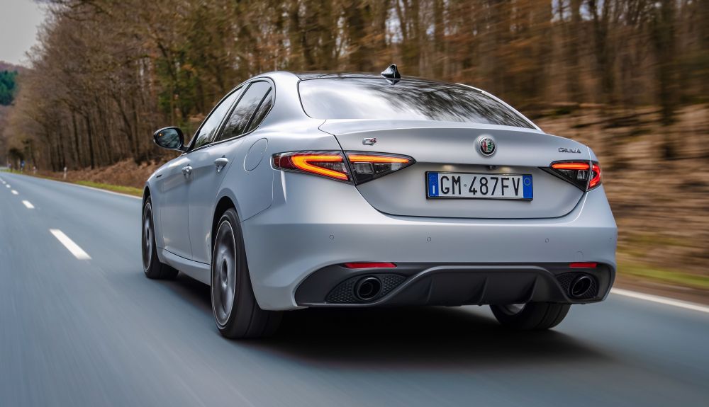 Alfa Romeo Giulia 2.0 Turbo 280 CV AWD Alfa Romeo Giulia 2.0 Turbo 280 CV AWD
