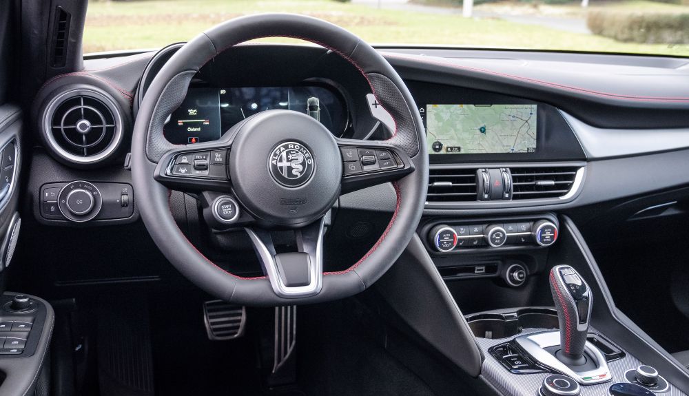 Alfa Romeo Giulia 2.0 Turbo 280 CV AWD Alfa Romeo Giulia 2.0 Turbo 280 CV AWD
