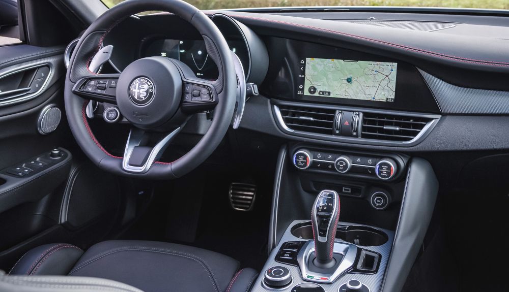 Alfa Romeo Giulia 2.0 Turbo 280 CV AWD Alfa Romeo Giulia 2.0 Turbo 280 CV AWD