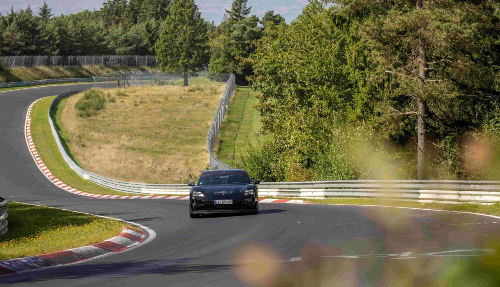 El Porsche preserie ha batido el récord del Tesla Model S Plaid El Porsche preserie ha batido el récord del Tesla Model S Plaid