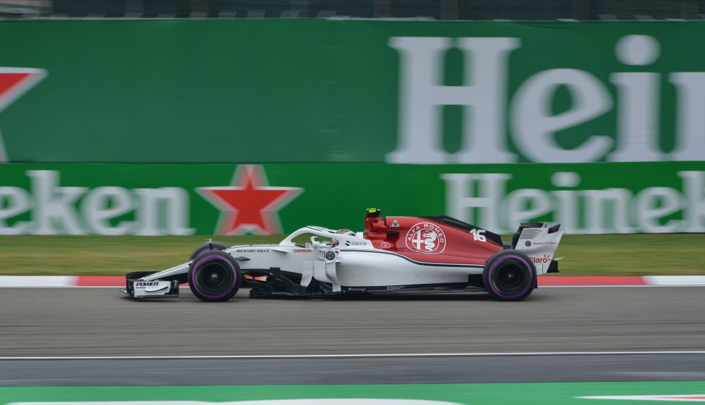Charles Leclerc en el Alfa Romeo en los Libres 3 de China en el año 2018 Charles Leclerc en el Alfa Romeo en los Libres 3 de China en el año 2018