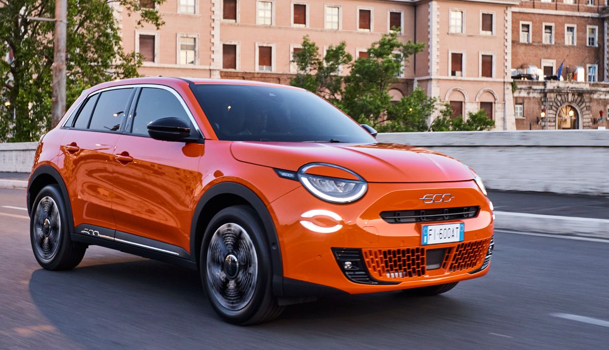 Fiat 600e. Su autonomía media WLTP se sitúa por encima de los 400 km