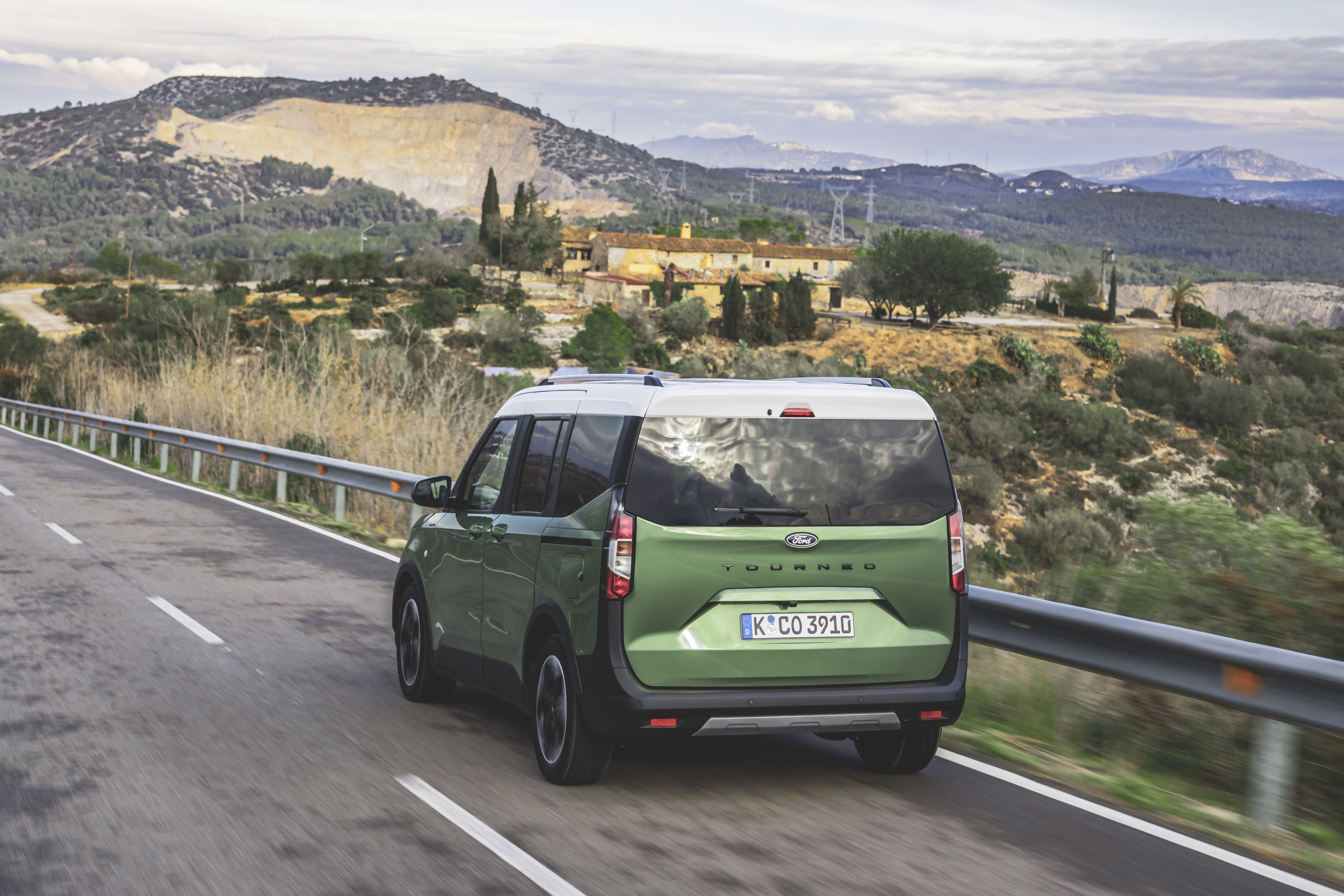 Ford Tourneo Courier 2024
