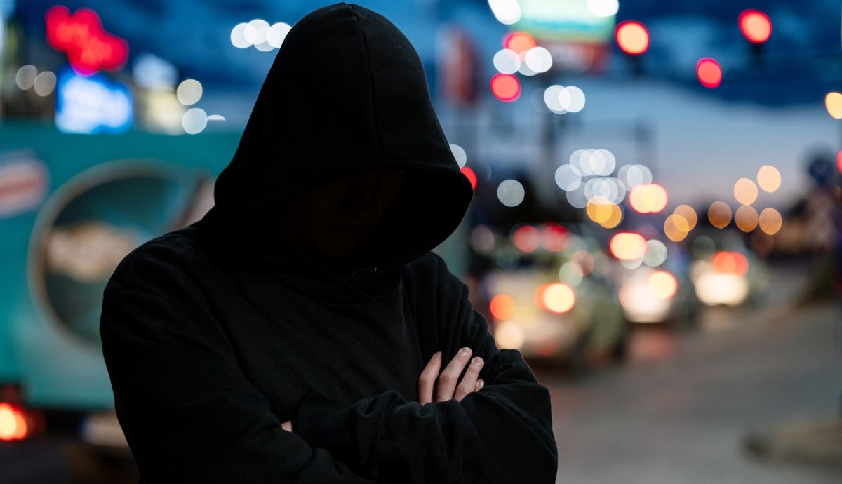 La policía ya busca a Fleximan, un desconocido convertido en héroe por destruir radares de velocidad