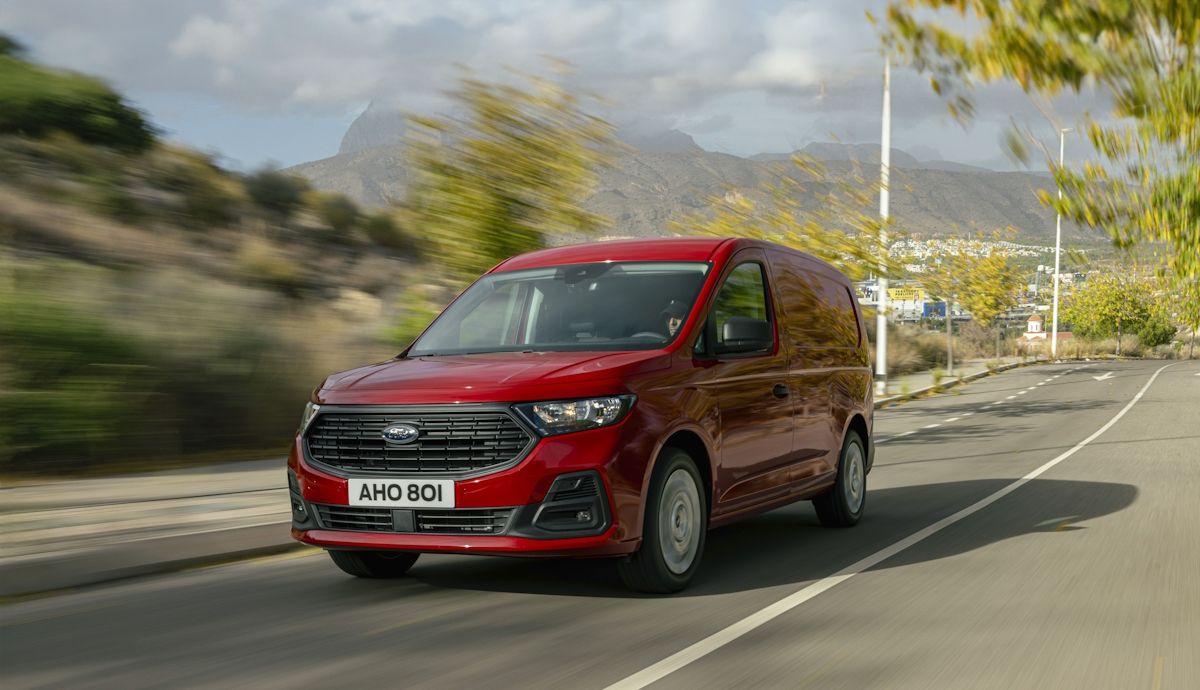 Ford presenta su nueva Transit Connect, una furgoneta ahora también híbrida enchufable