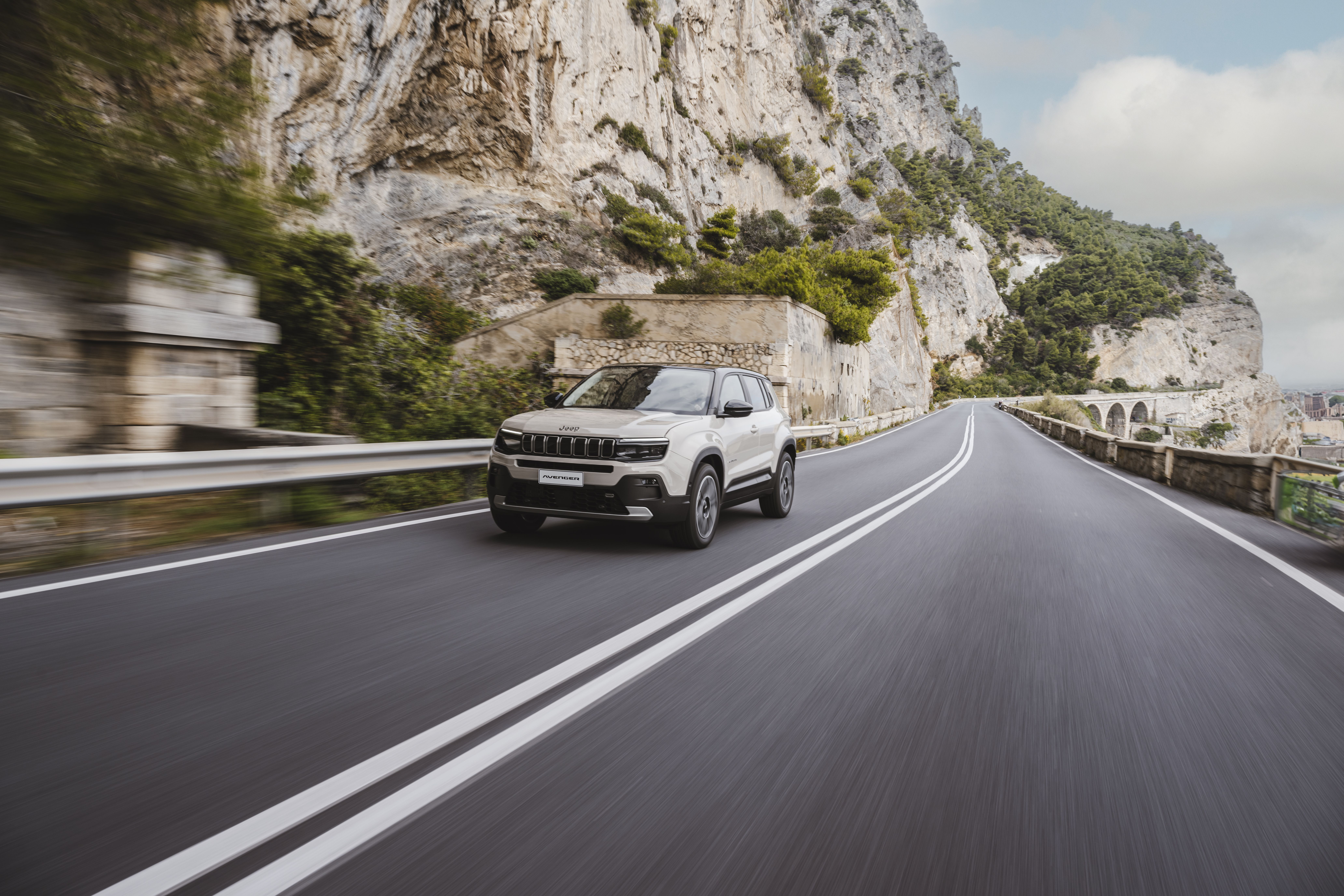 Jeep Avenger Hybrid