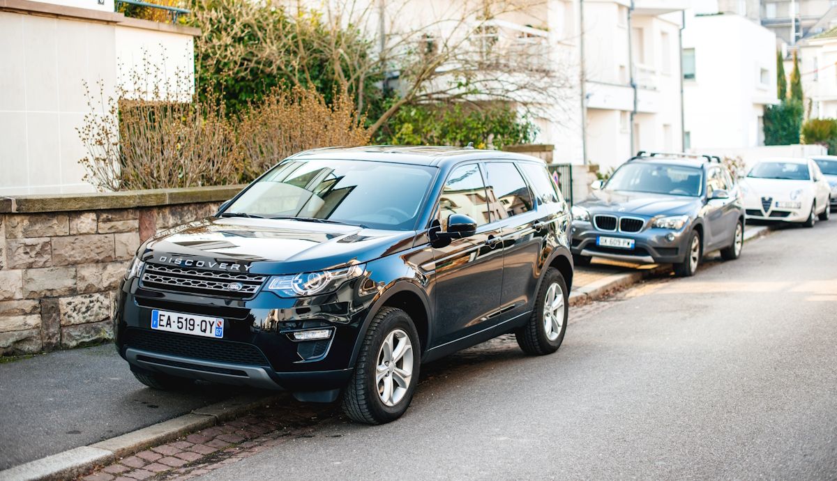 Los SUV y los coches más grandes podrían pagar hasta el triple por aparcar