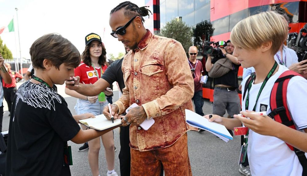 Lewis Hamilton, un 'icono trendy' para Ferrari