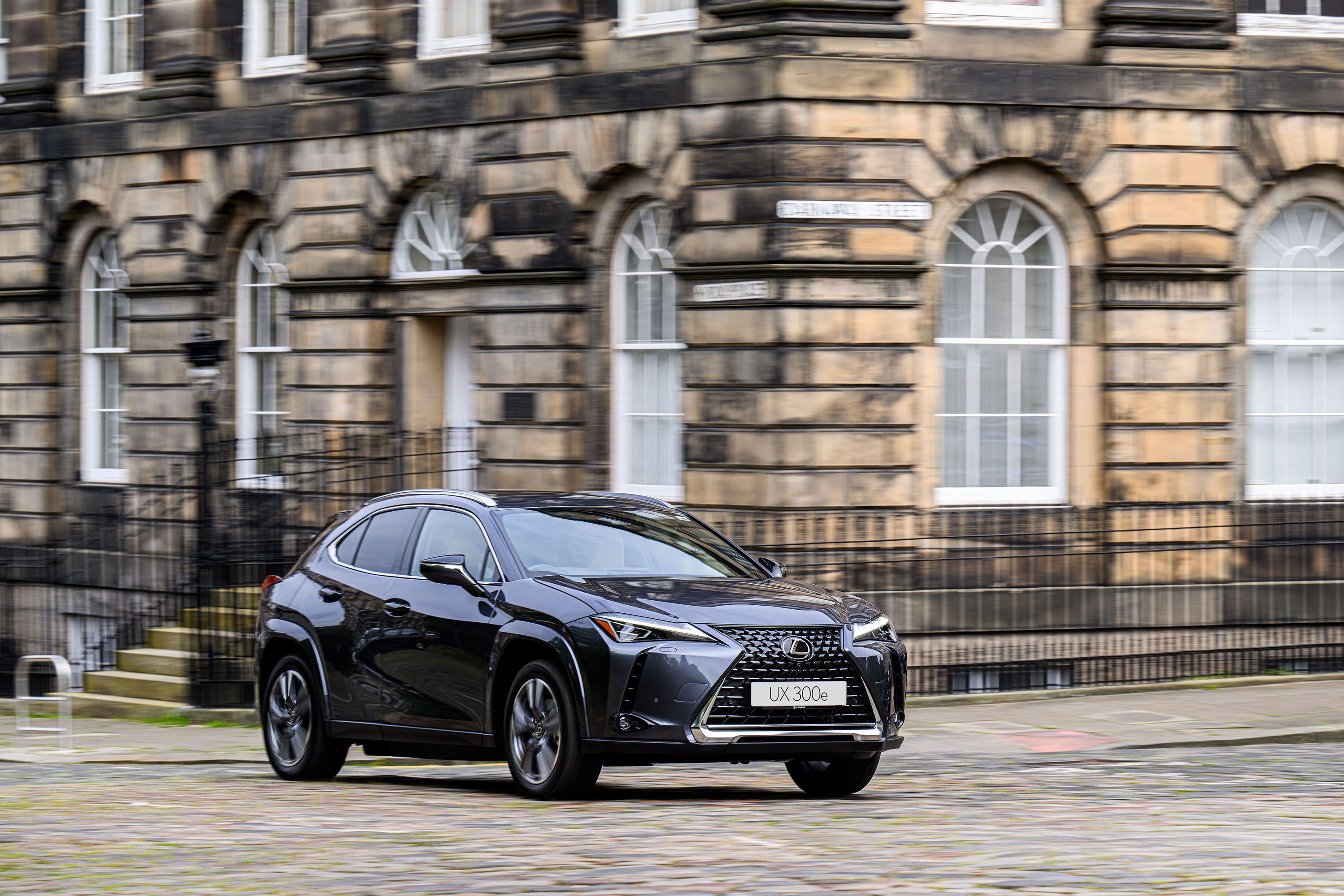Lexus UX 300E (8)