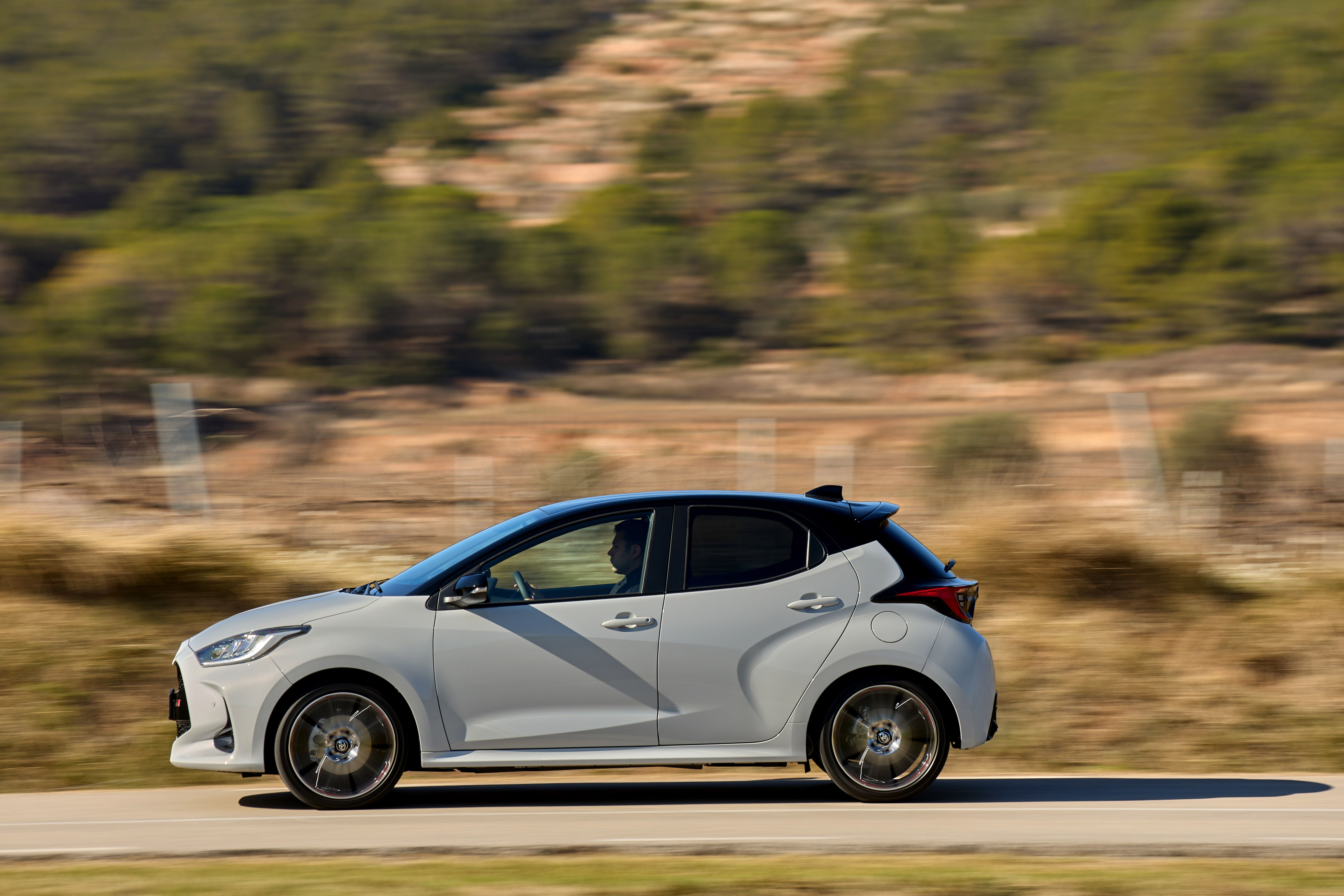 Toyota Yaris 130H 2024