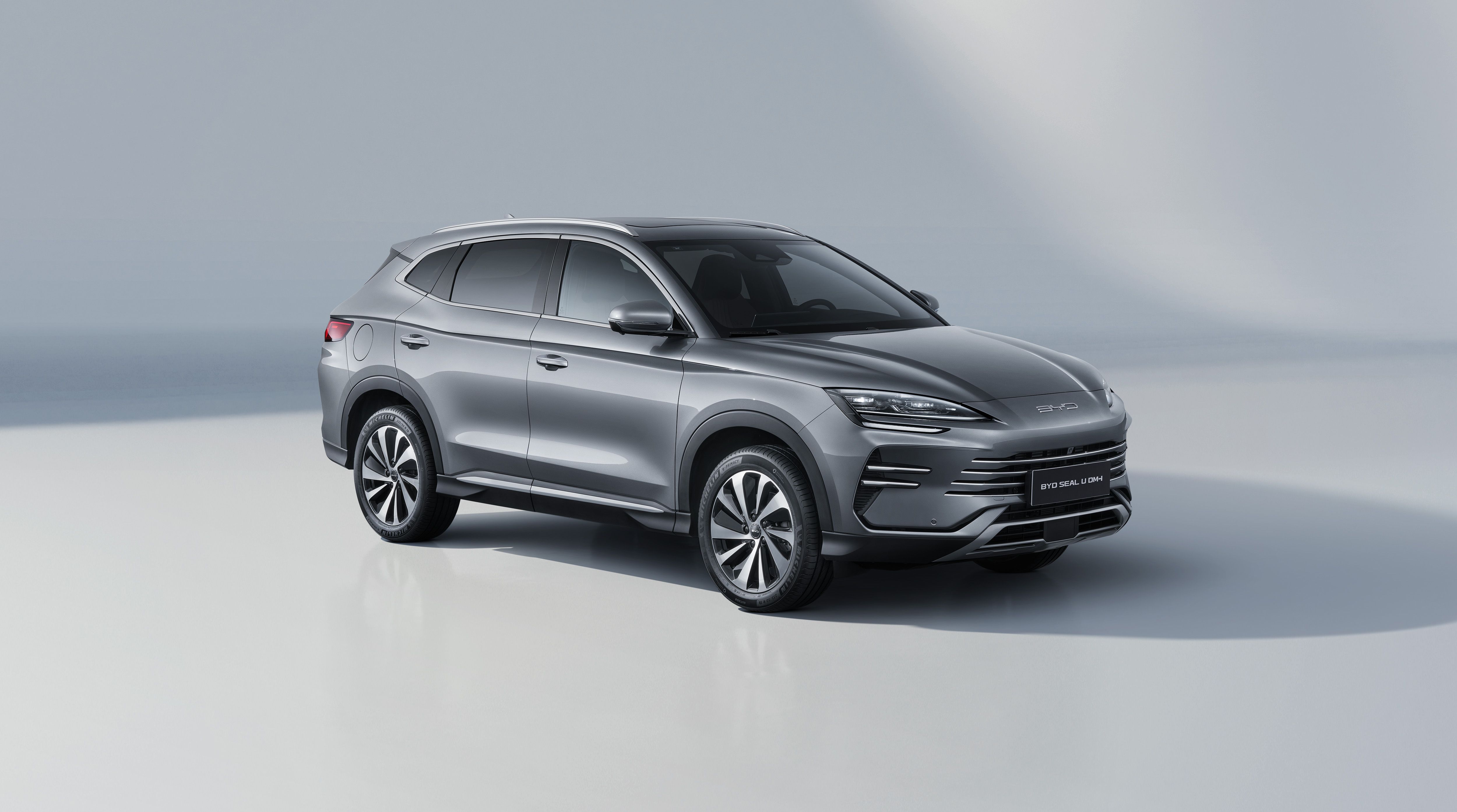 BYD Seal U DM-i, el SUV chino que se parece al Porsche Cayenne y ya tiene versión híbrida enchufable