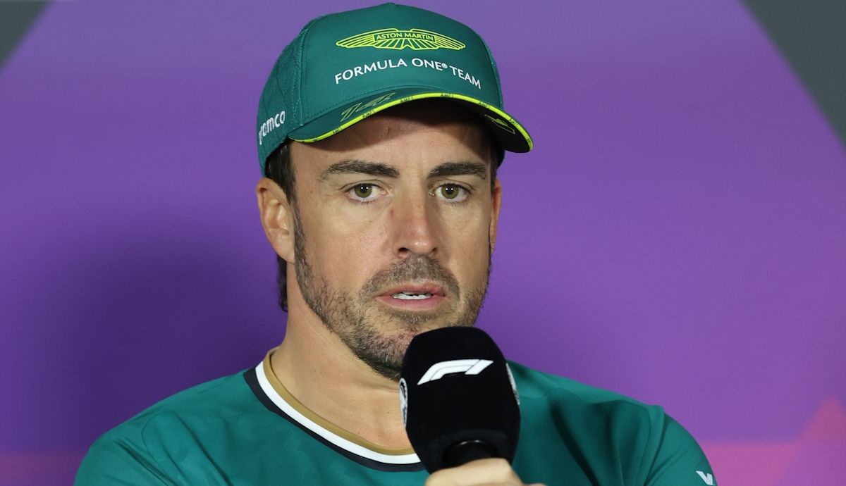 Alonso pide desarrollar el coche todo el año aunque falten herramientas ante Verstappen