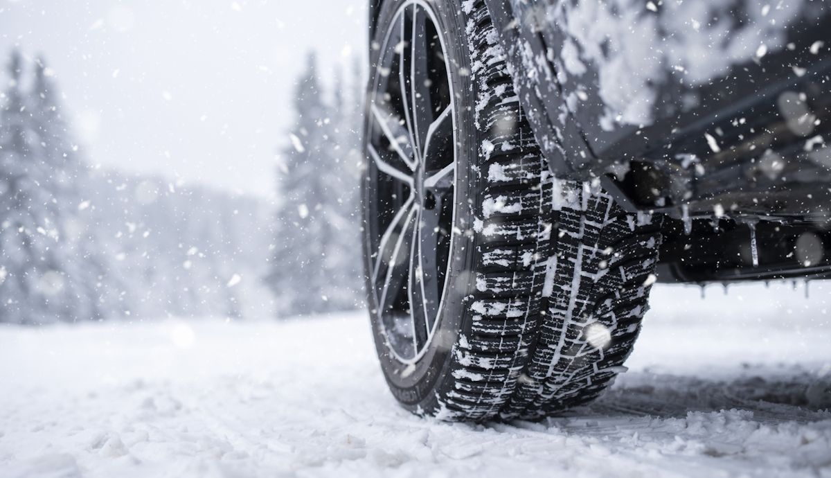 Los mejores neumáticos todo tiempo para tu coche: Michelin, Pirelli, Bridgestones… ¿Cuál es mejor?