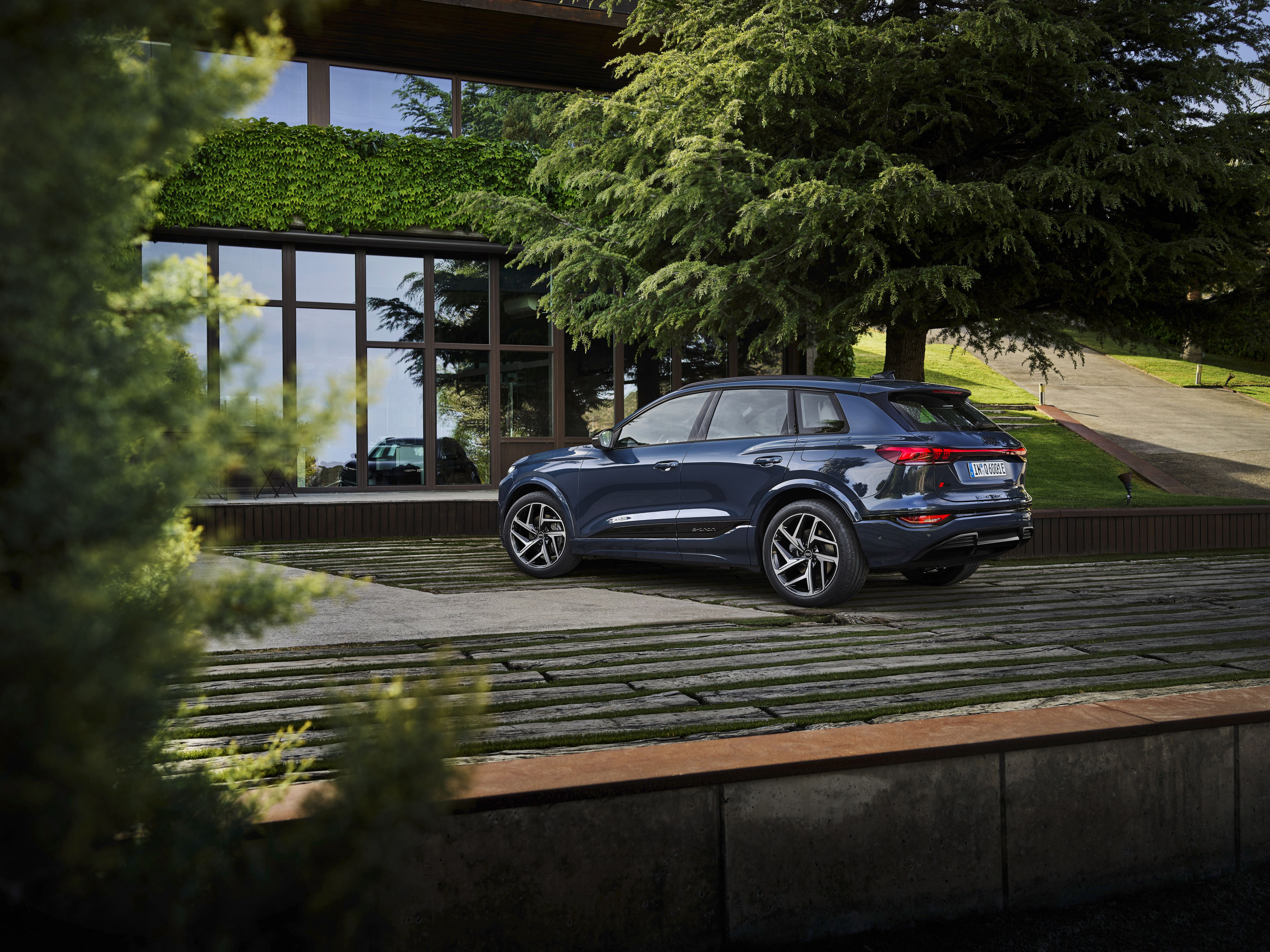 Audi Q6 e-tron 2024