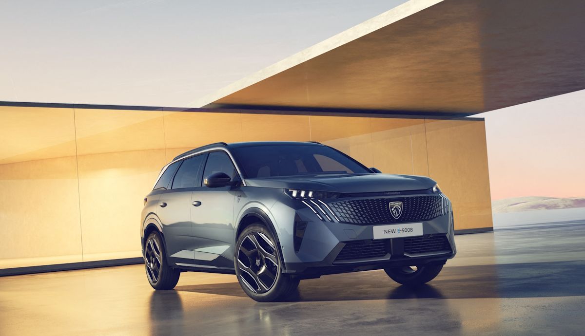 Peugeot E 5008, en otoño llega el único SUV 100% eléctrico con 7 plazas y autonomía de 660 km