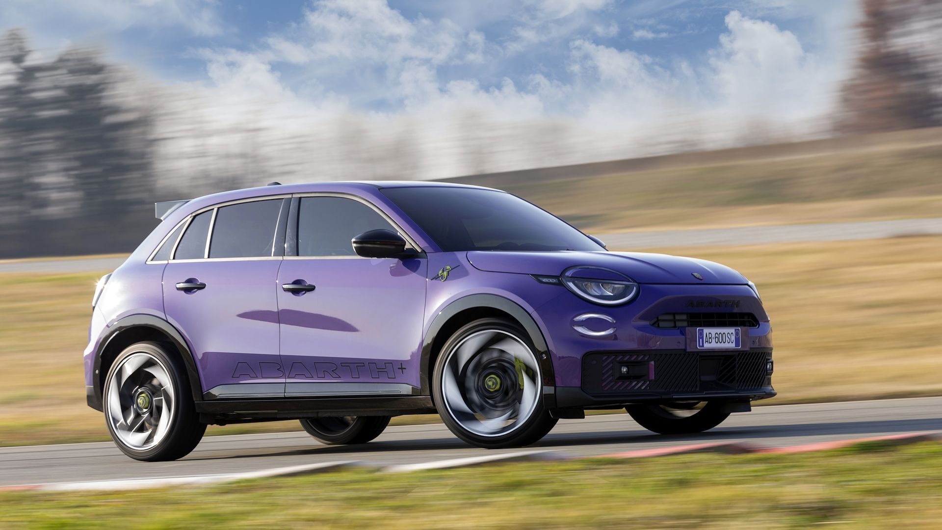 Va a ser uno de los SUV más deseados y divertidos, llega en junio y ya lo conocemos en fotos y datos