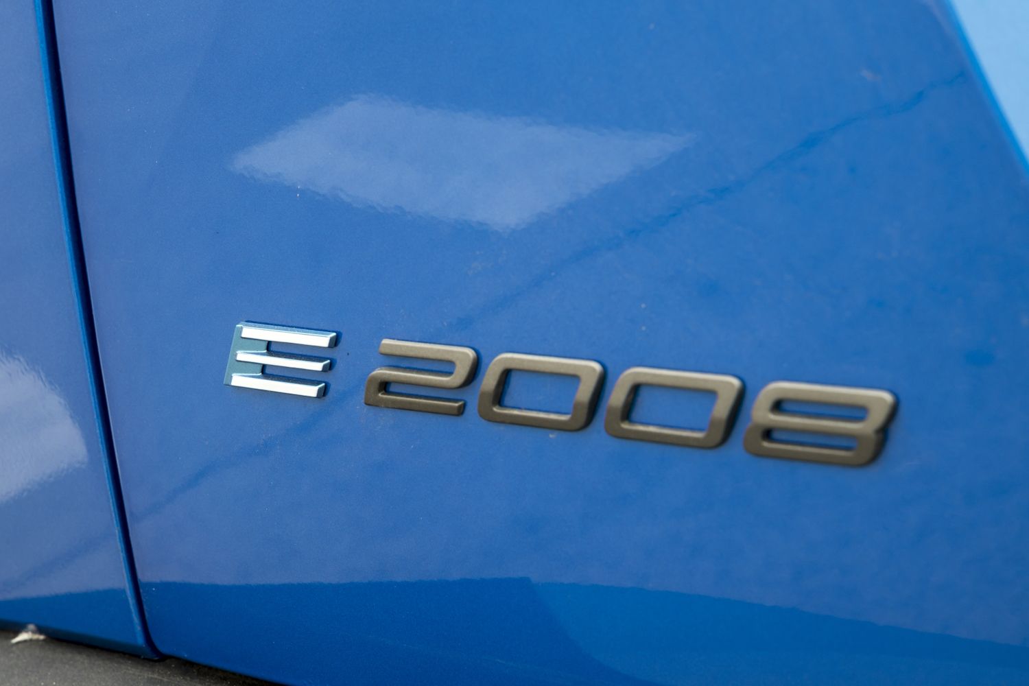 Peugeot E-2008 GT 115 kW