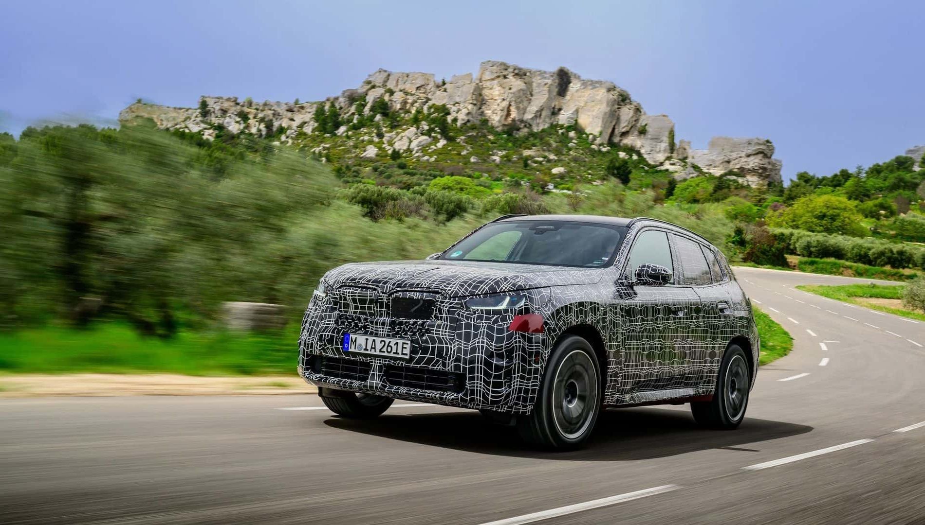 Analizamos en profundidad las primeras fotos oficiales, con camuflaje, del próximo BMW X3