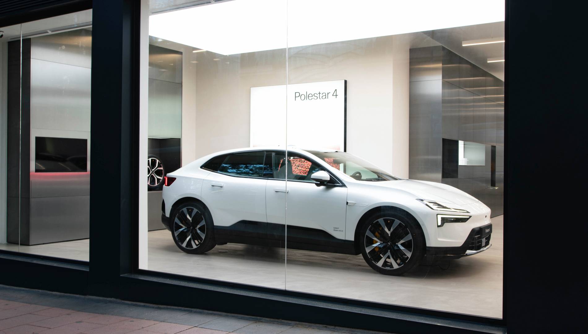 Polestar 4