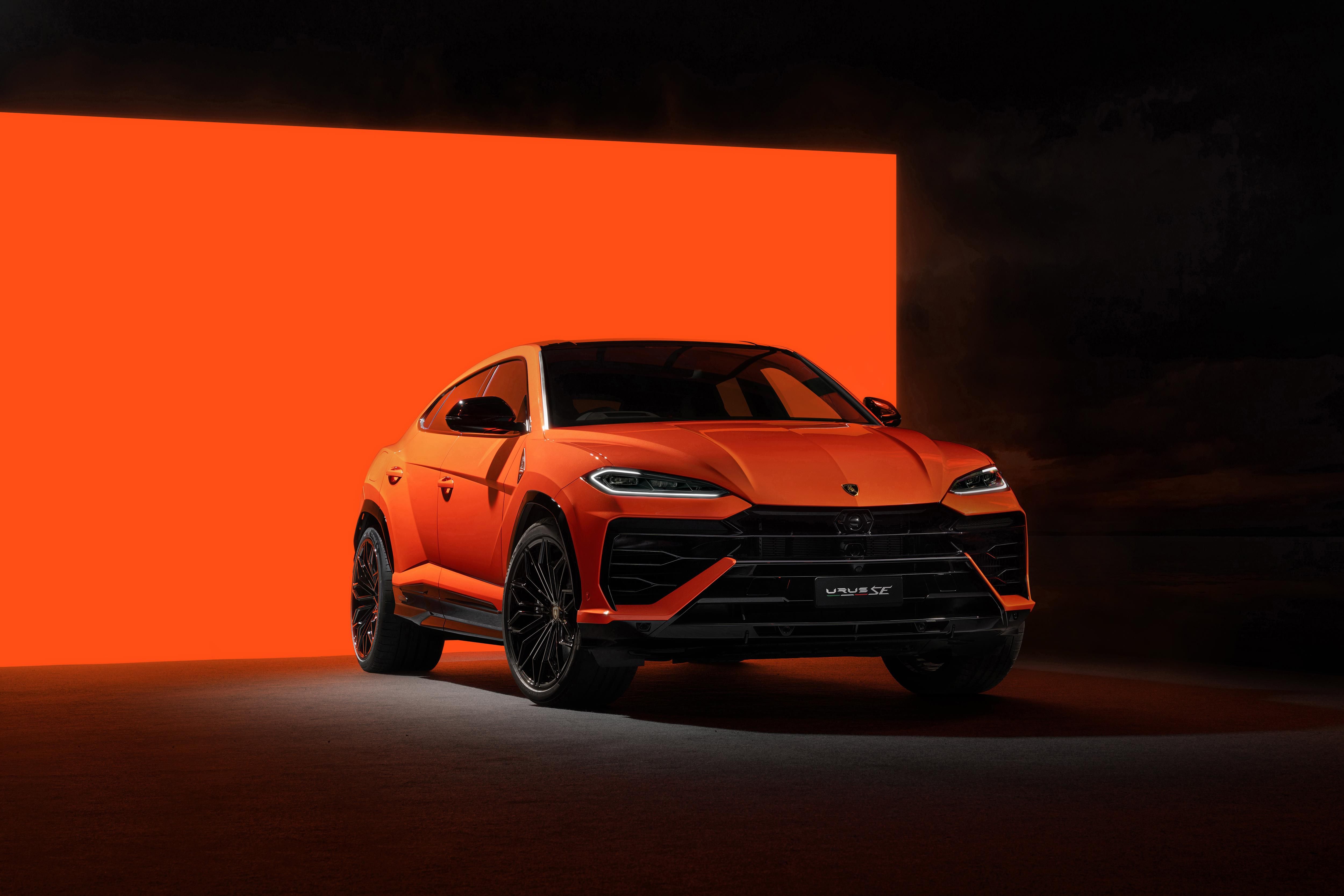 Lamborghini Urus SE 2024