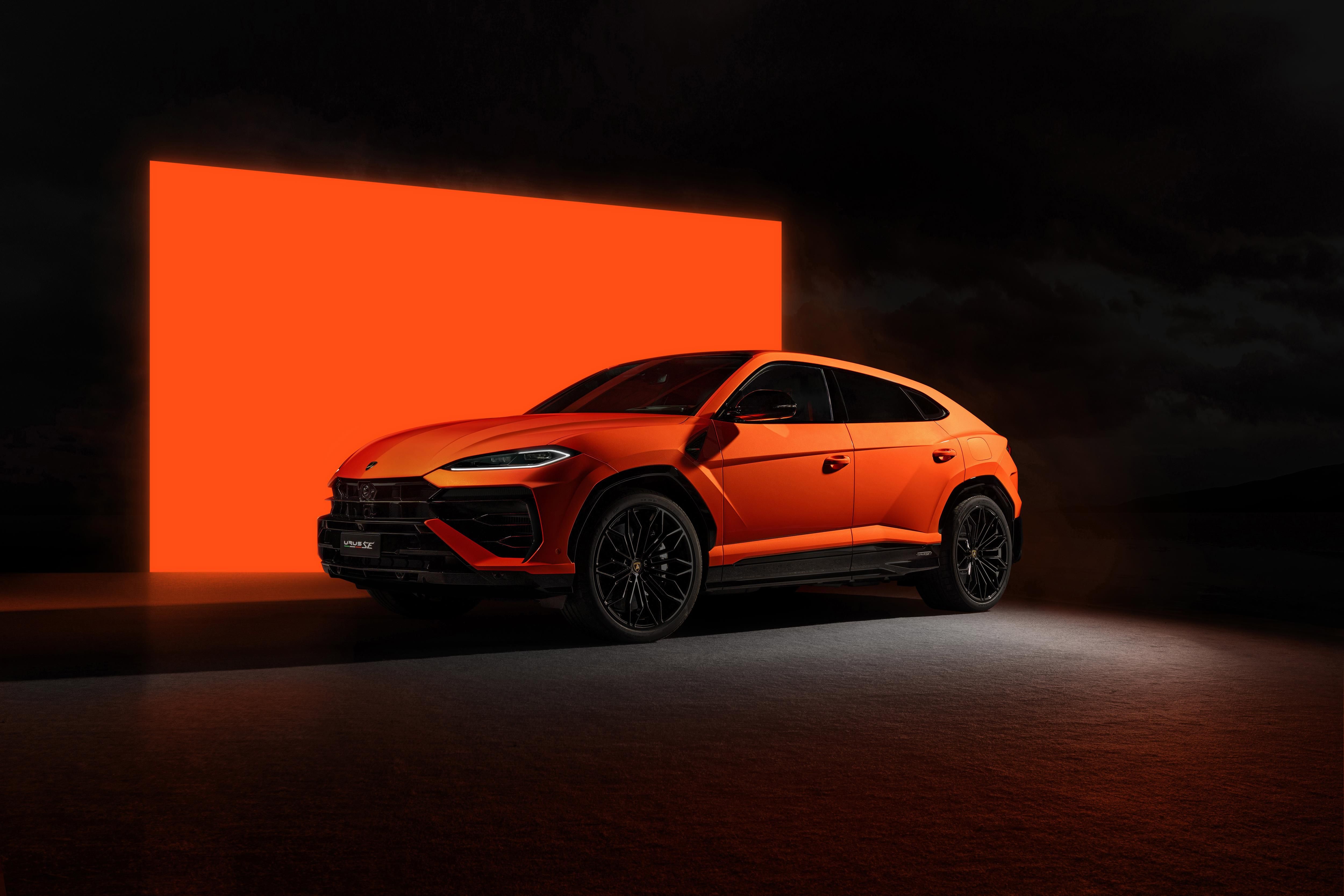 Lamborghini Urus SE 2024