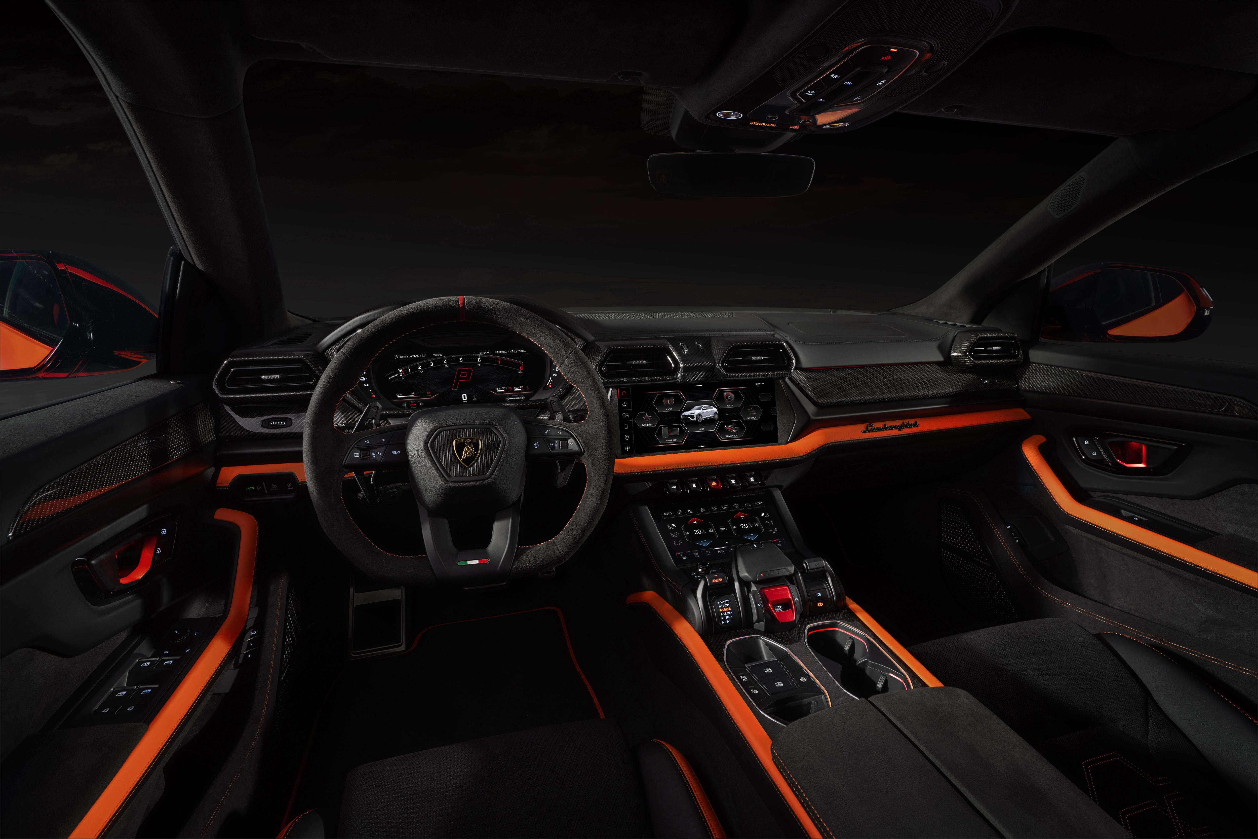 Lamborghini Urus SE 2024