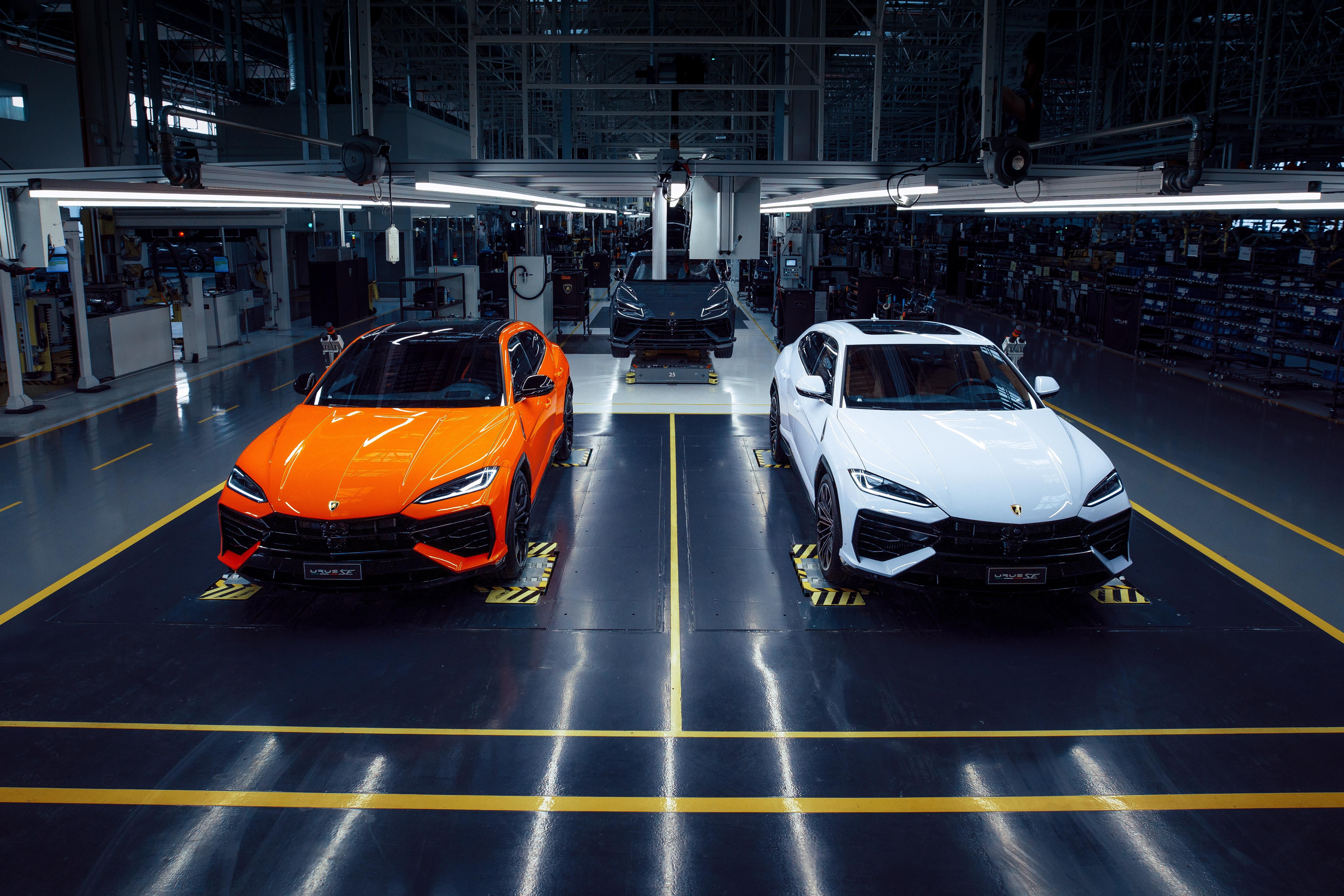 Lamborghini Urus SE 2024
