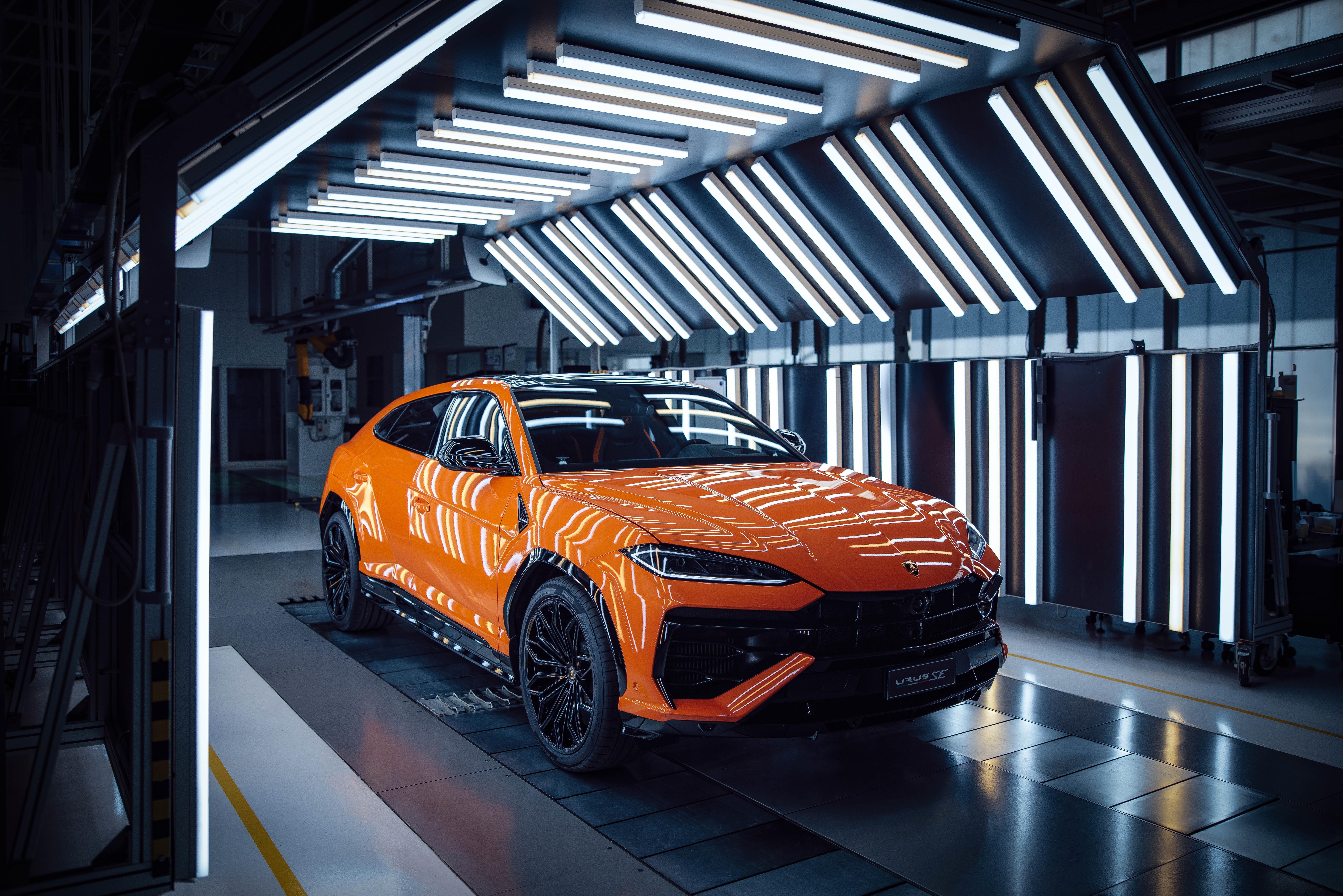 Lamborghini Urus SE 2024