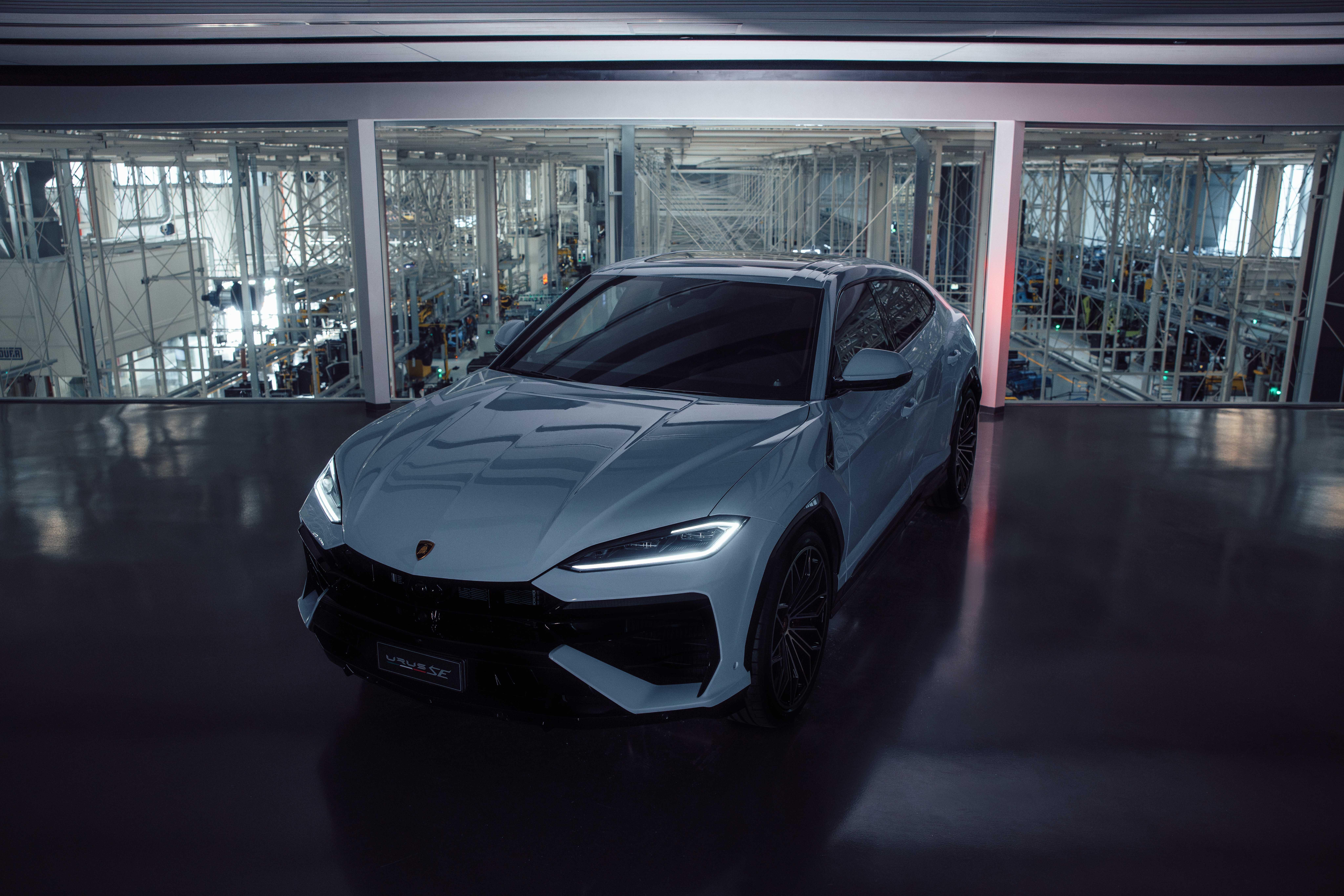 Lamborghini Urus SE 2024