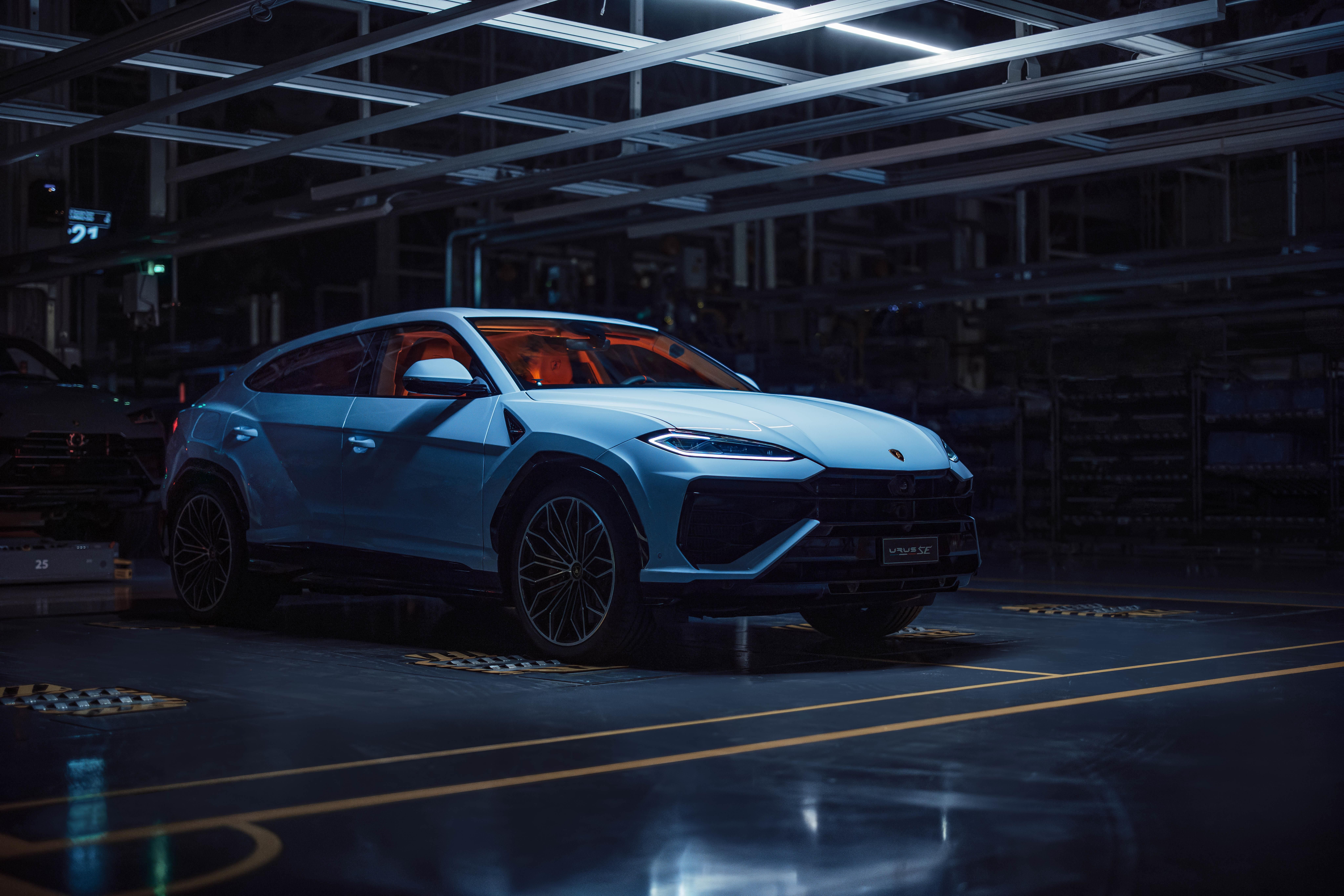 Lamborghini Urus SE 2024
