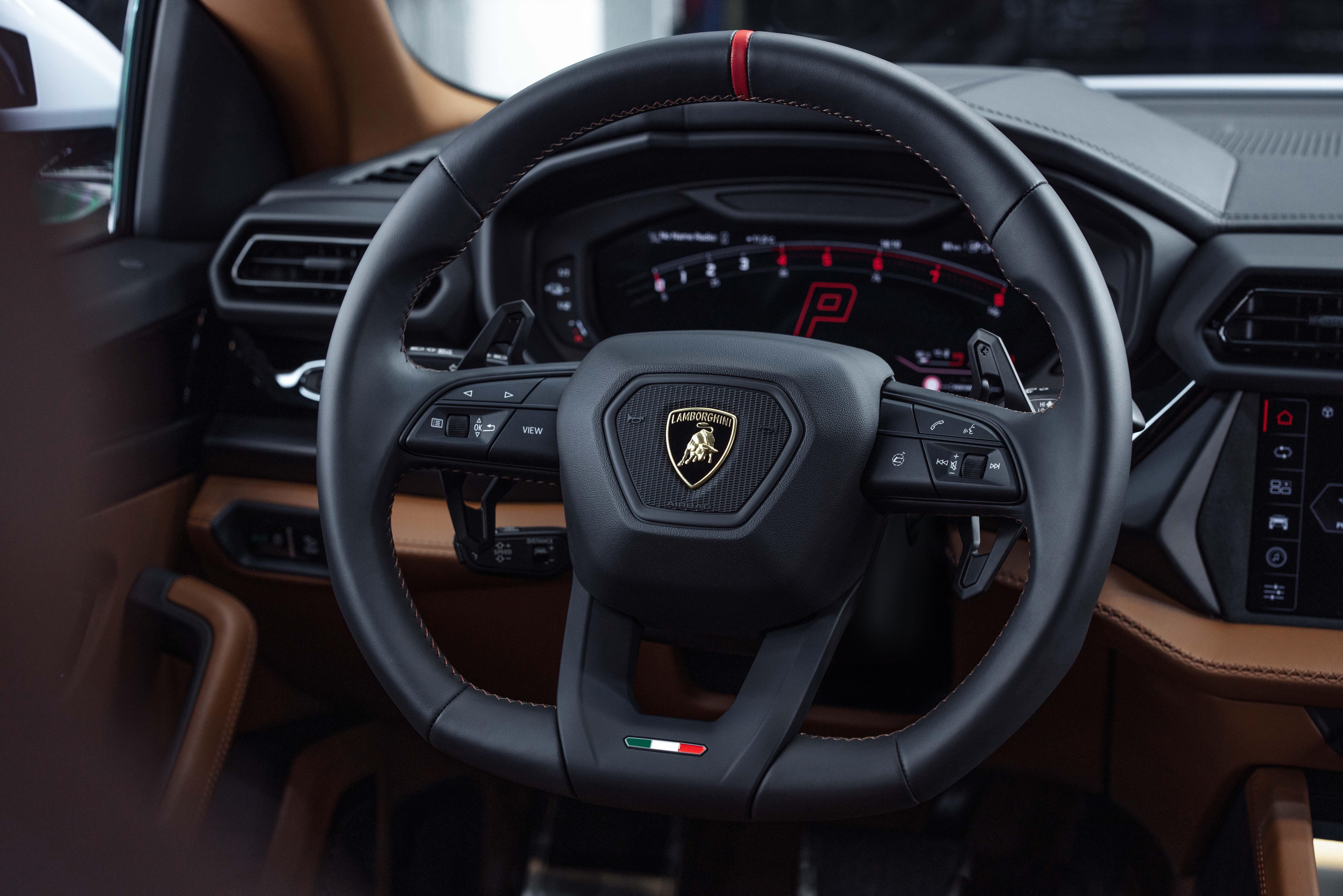 Lamborghini Urus SE 2024